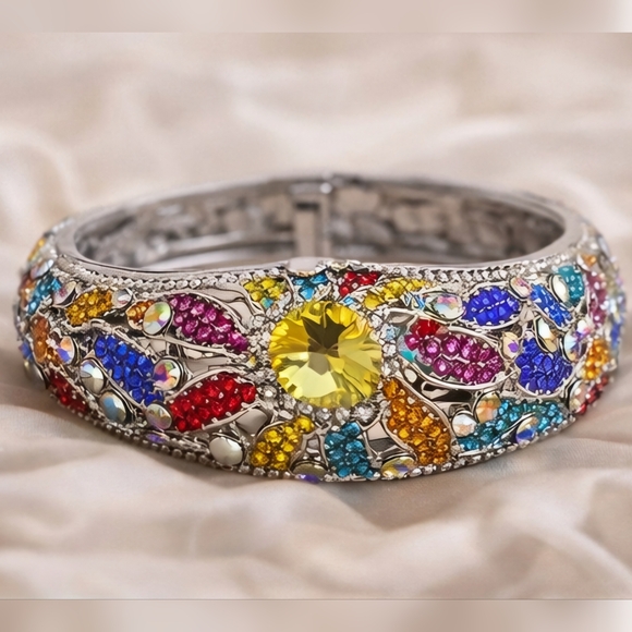 Exquisite Multicolor Rhinestone Bangle Bracelet - Picture 3 of 8